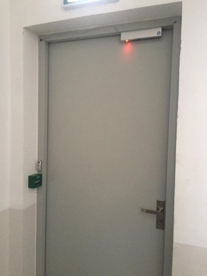 Lắp đặt thiết bị kiểm soát cửa tại nhà máy Woosung Electronics