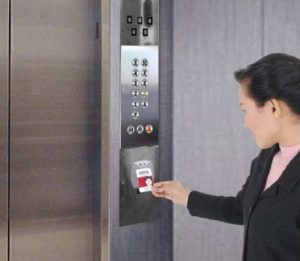 Kiểm soát thang máy là gì